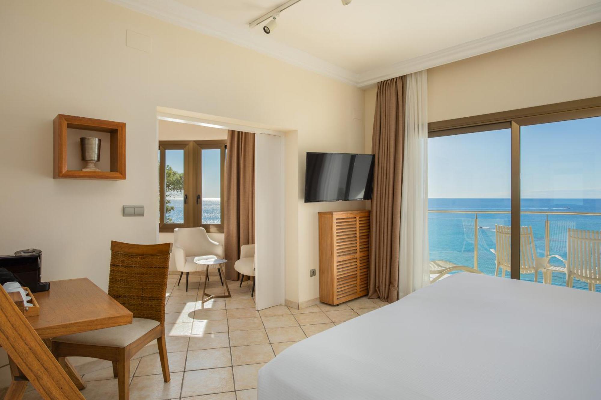 Family Room with Sea View